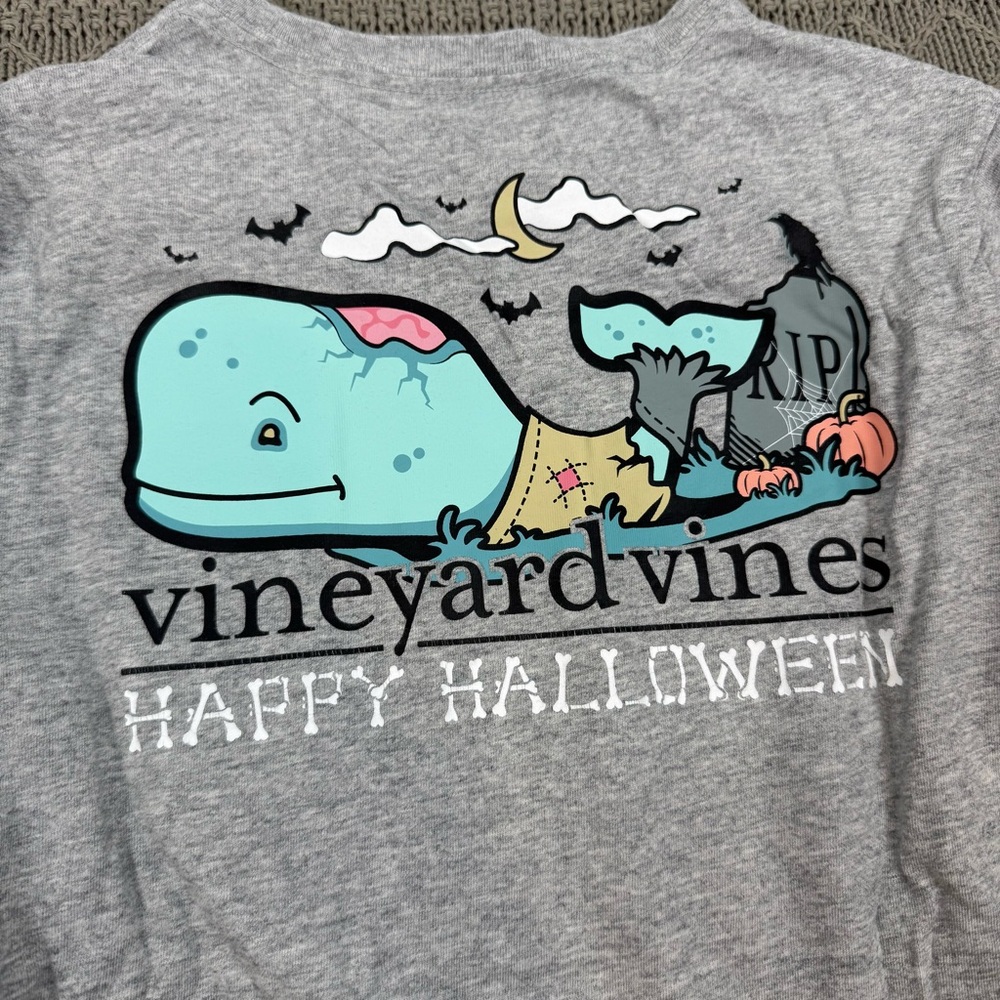 Vineyard Vines Kids Gray Halloween Whale Long Sleeve Tee ~ FITS 8/10 - Picture 3 of 11